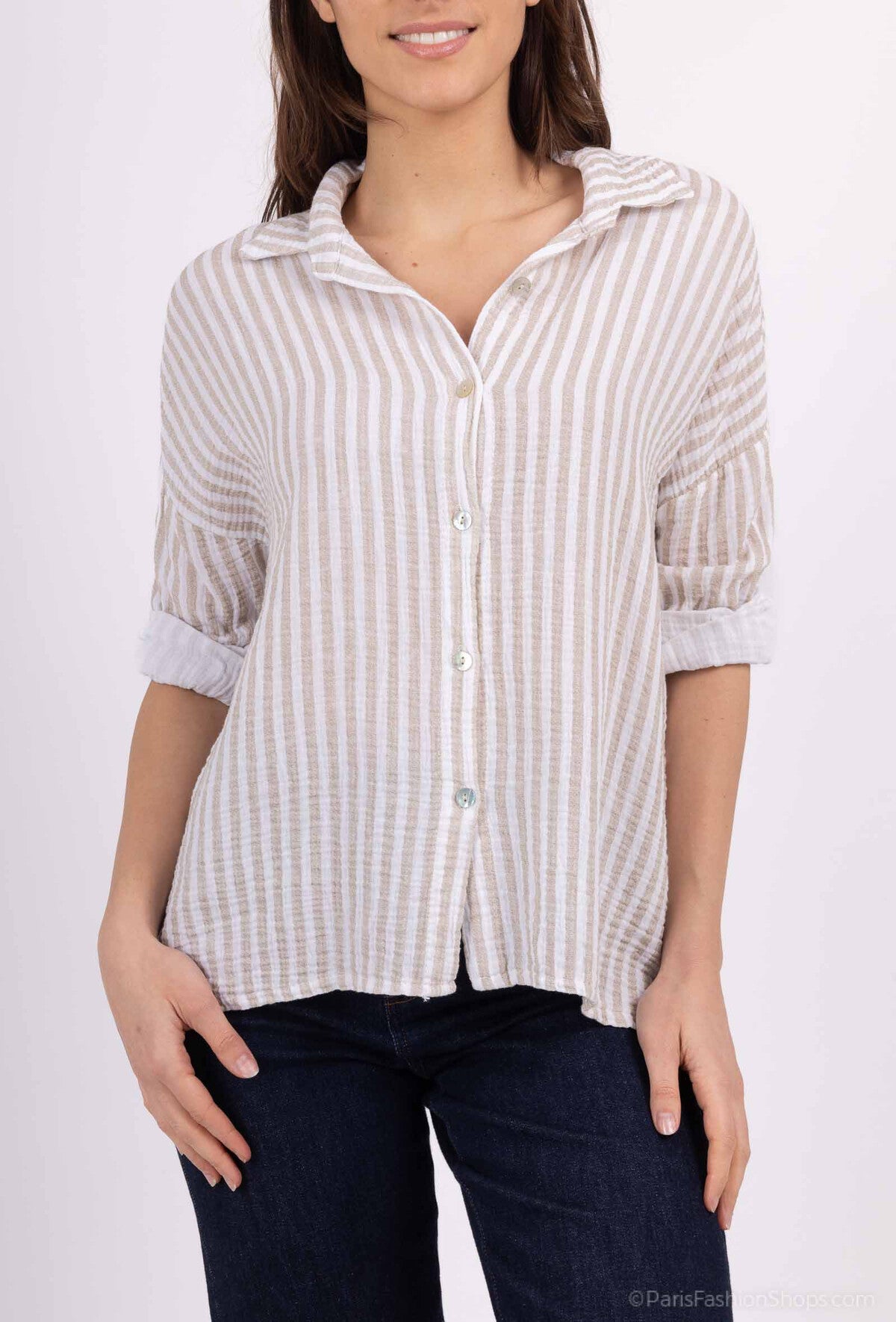 Camicia aperta rigata con bottoni in 100% cotone