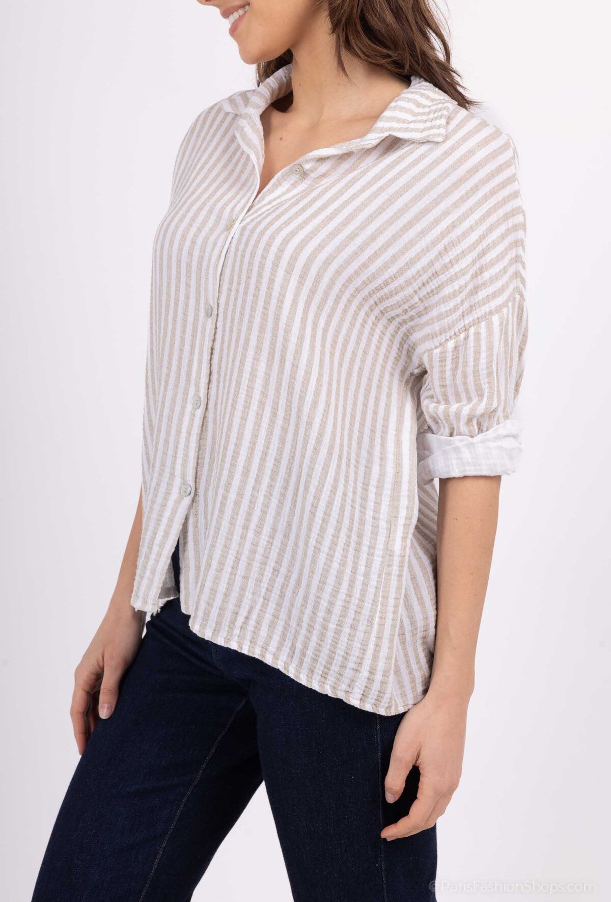 Camicia aperta rigata con bottoni in 100% cotone
