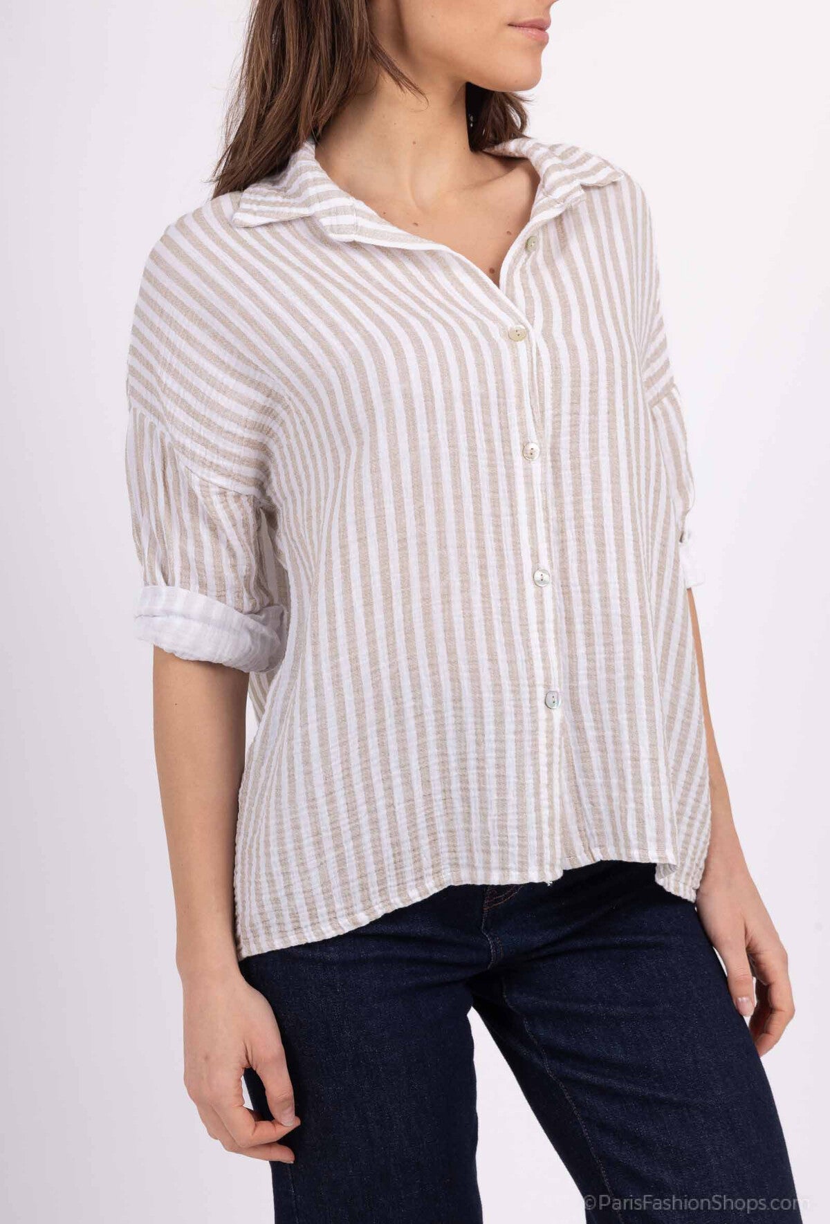 Camicia aperta rigata con bottoni in 100% cotone