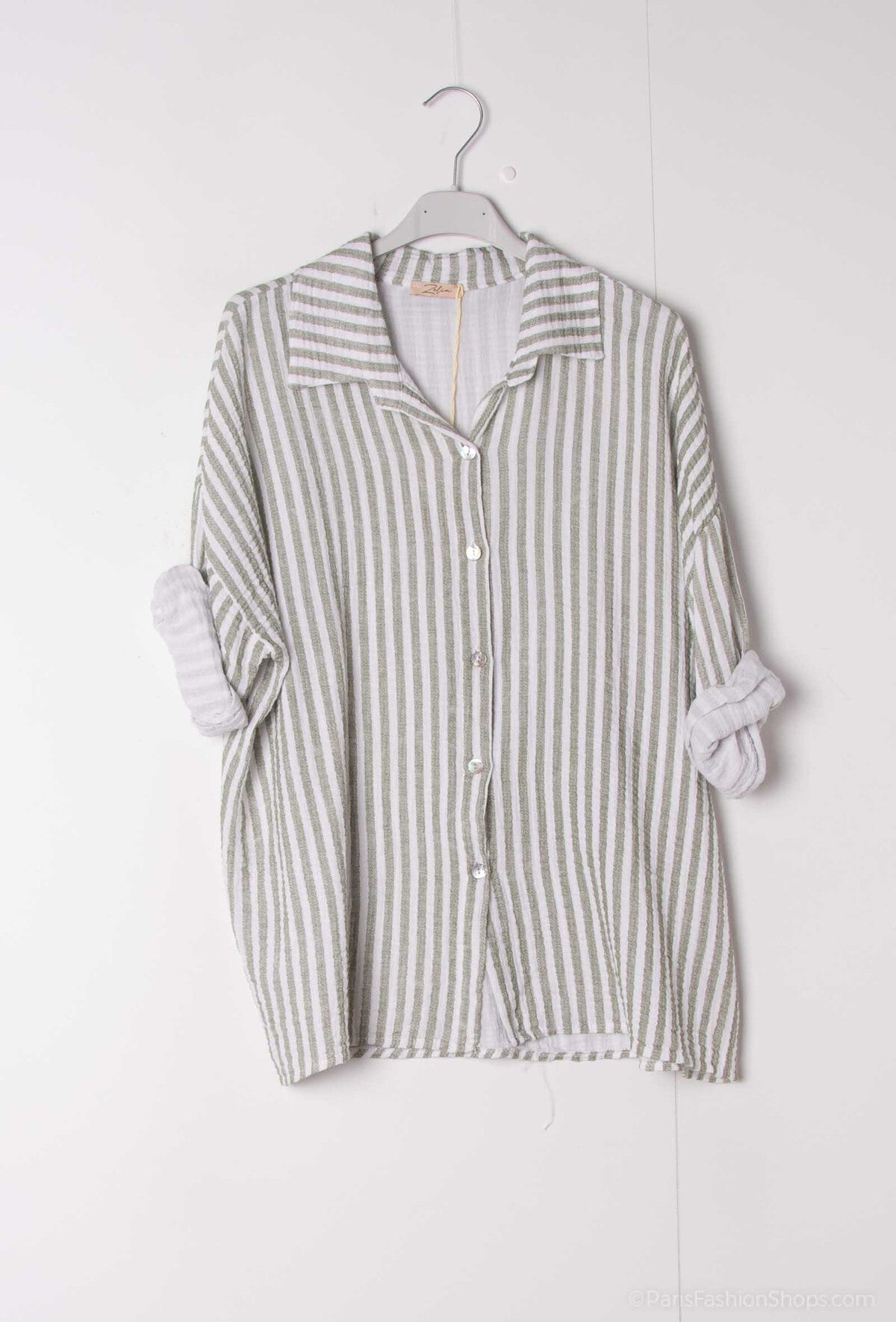 Camicia aperta rigata con bottoni in 100% cotone