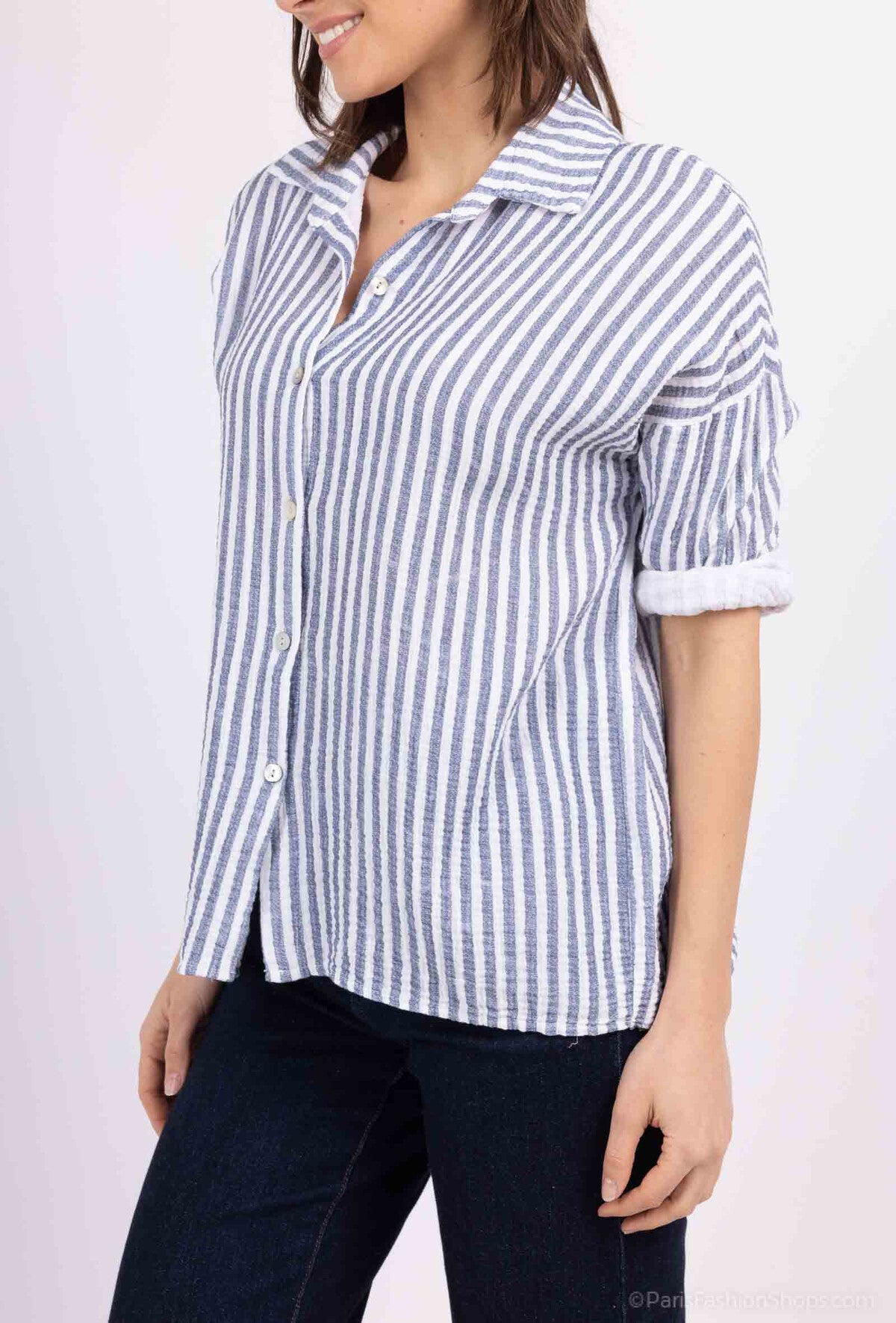 Camicia aperta rigata con bottoni in 100% cotone