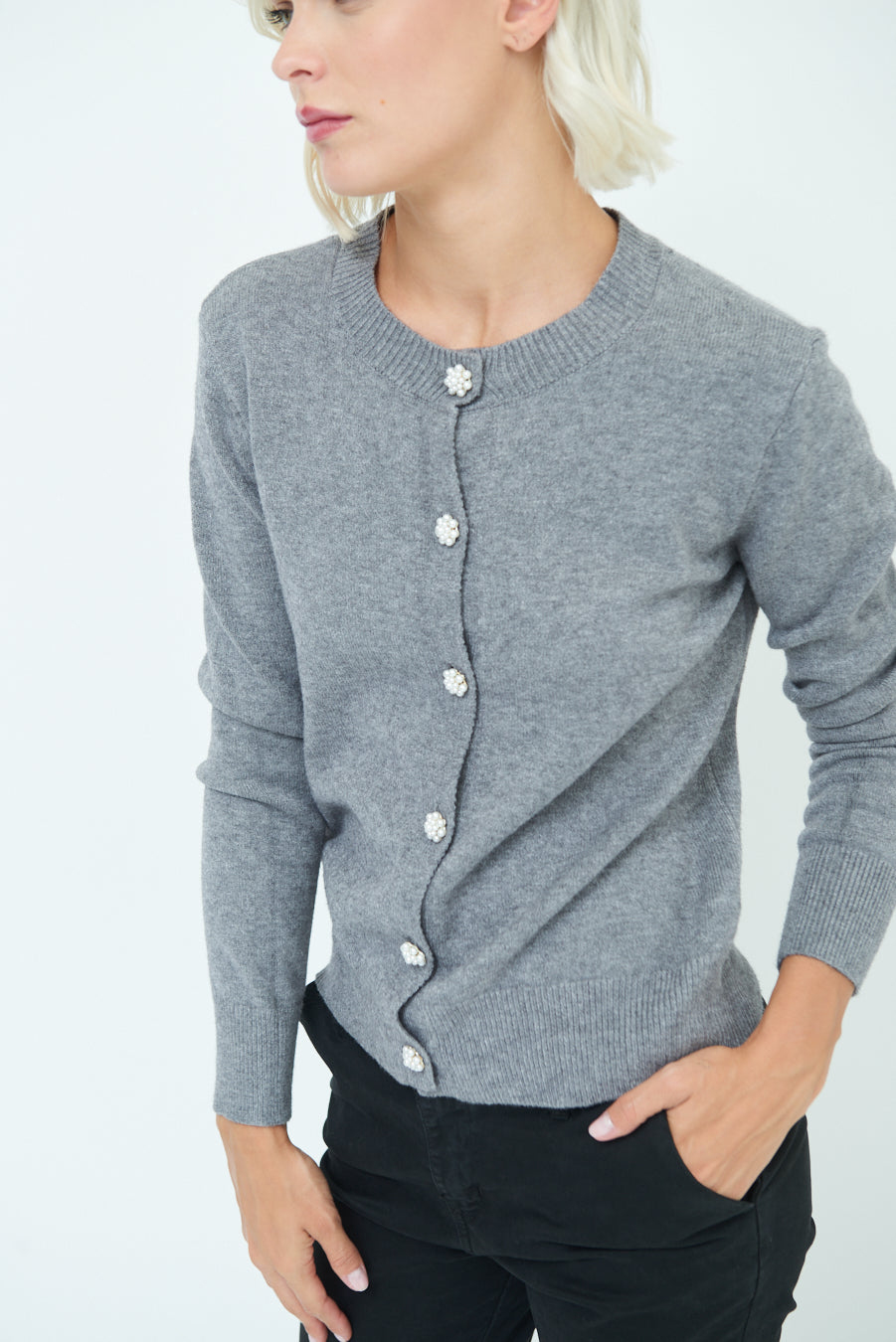 Cardigan girocollo con bottoni perline