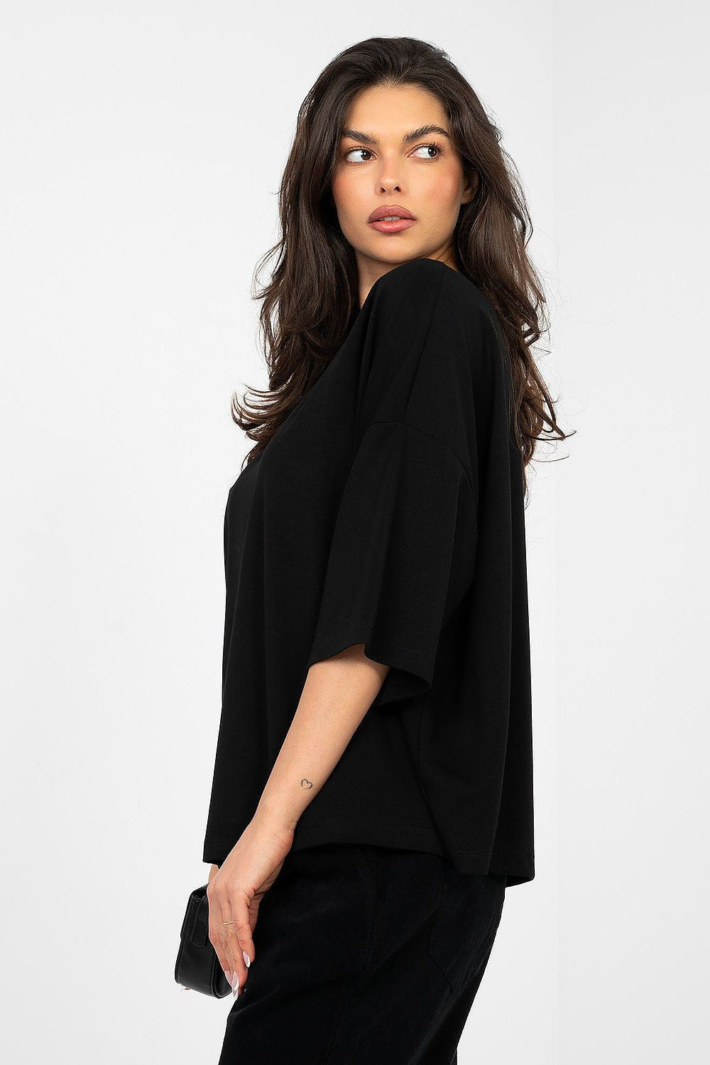 Blusa basic in viscosa dal taglio morbido - 224645