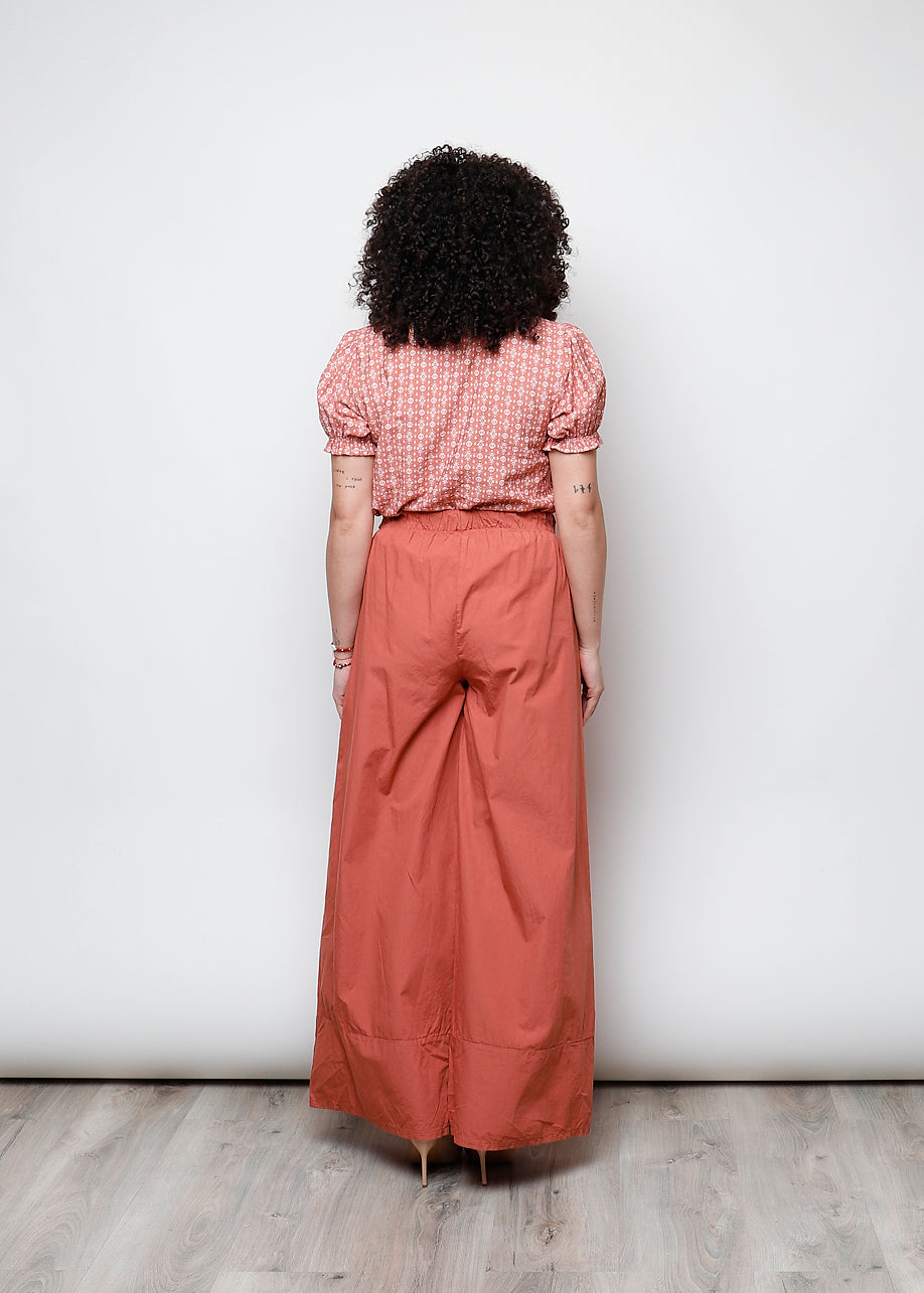 Blusa in viscosa aperta con colletto