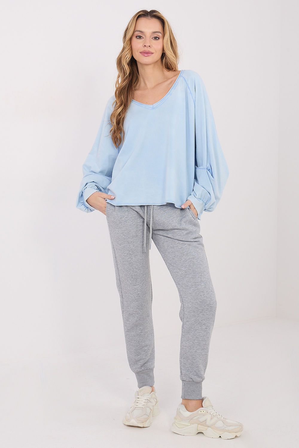 Blusa morbida in cotone scollo a V - 223332