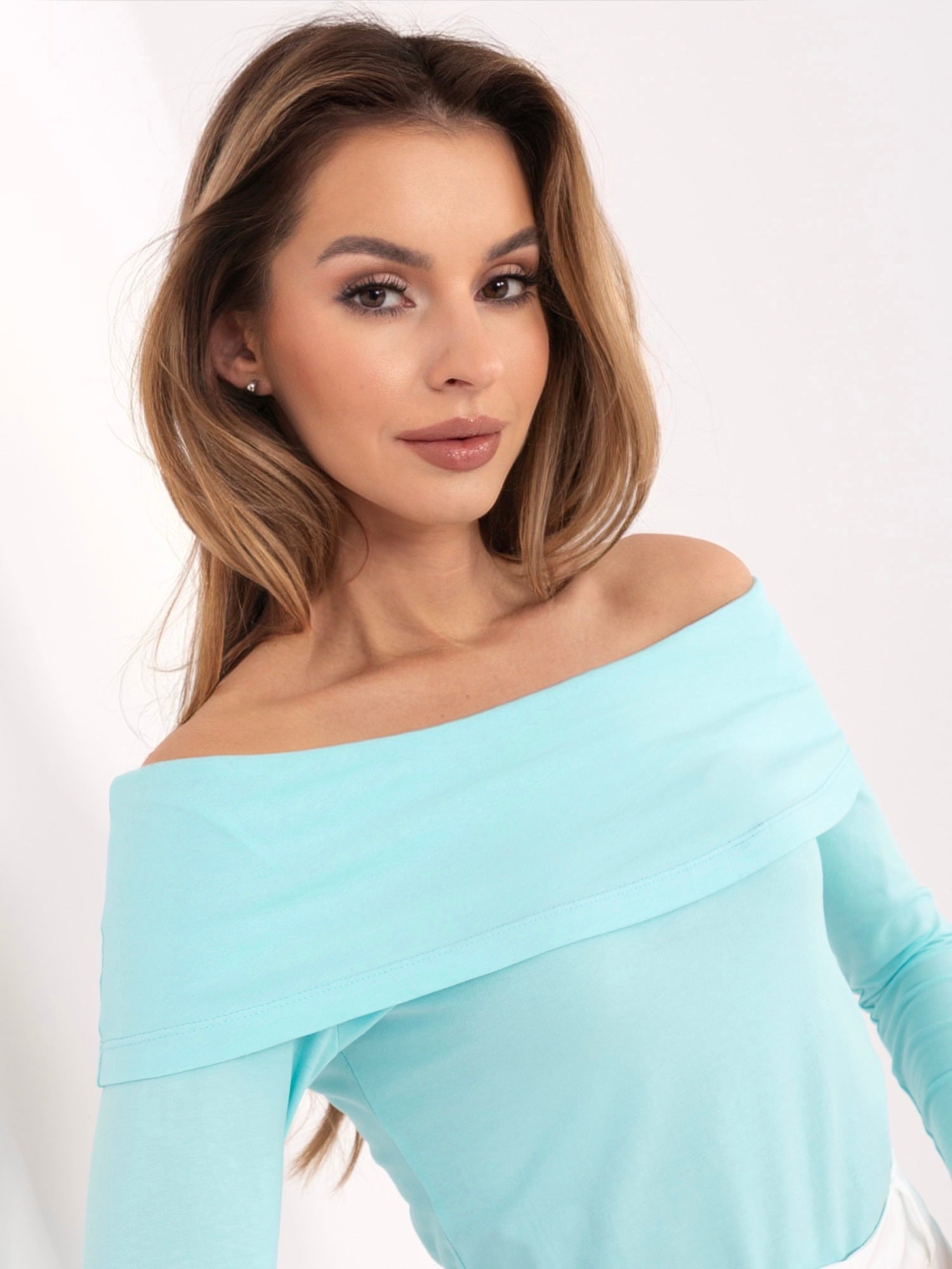 Blusa Fitted con Scollo Off-the-Shoulder in Cotone (Oriana)