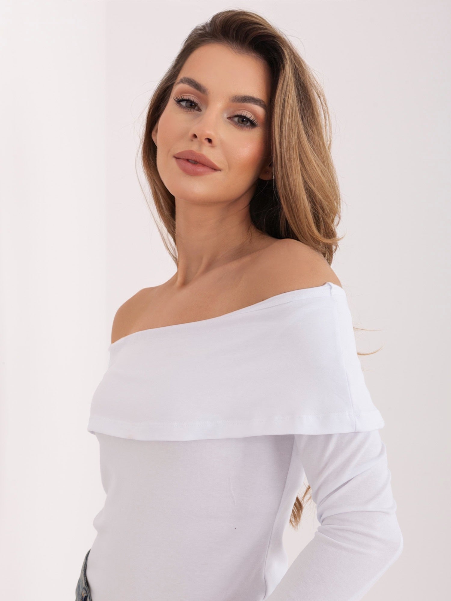 Blusa Fitted con Scollo Off-the-Shoulder in Cotone (Oriana)