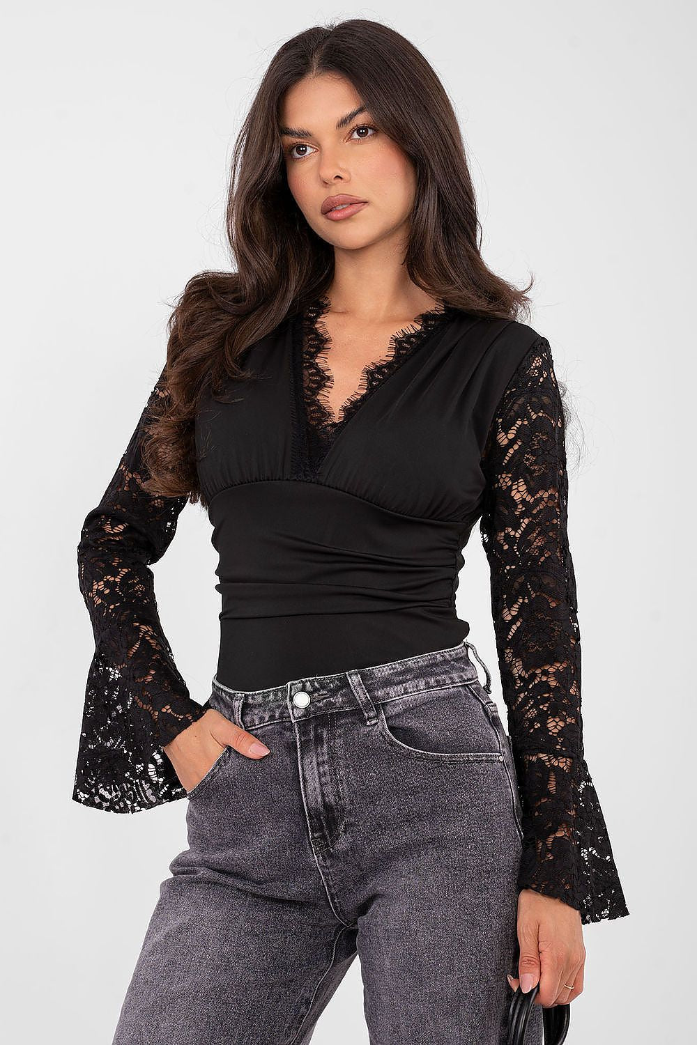 Body con scollo a cuore e maniche lunghe in pizzo - 223444