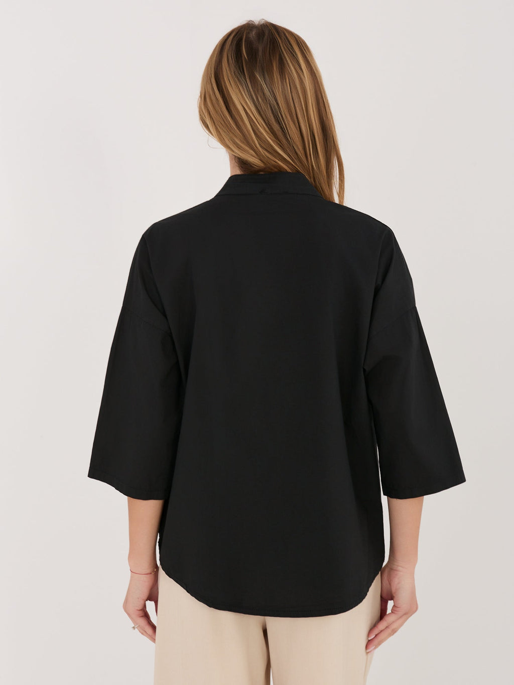 Camicia in 100% Cotone con Scollo a V e Maniche 3/4 (Lara)