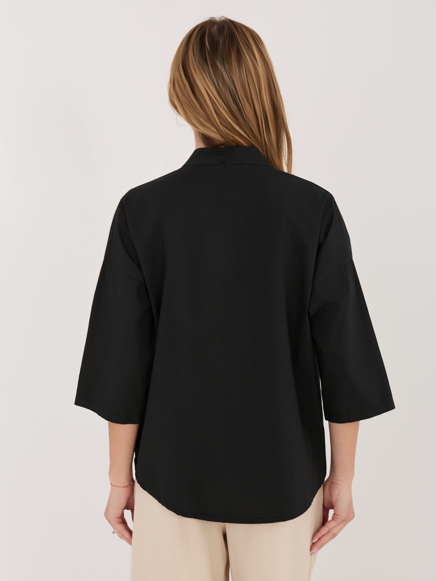 Camicia in 100% Cotone con Scollo a V e Maniche 3/4 (Lara)