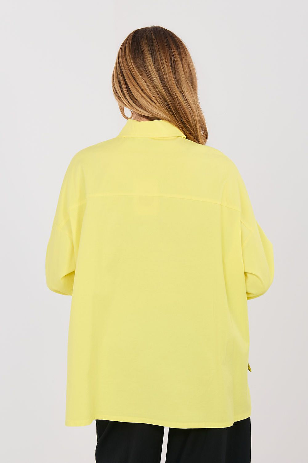 Camicia da donna in cotone elasticizzato dal taglio