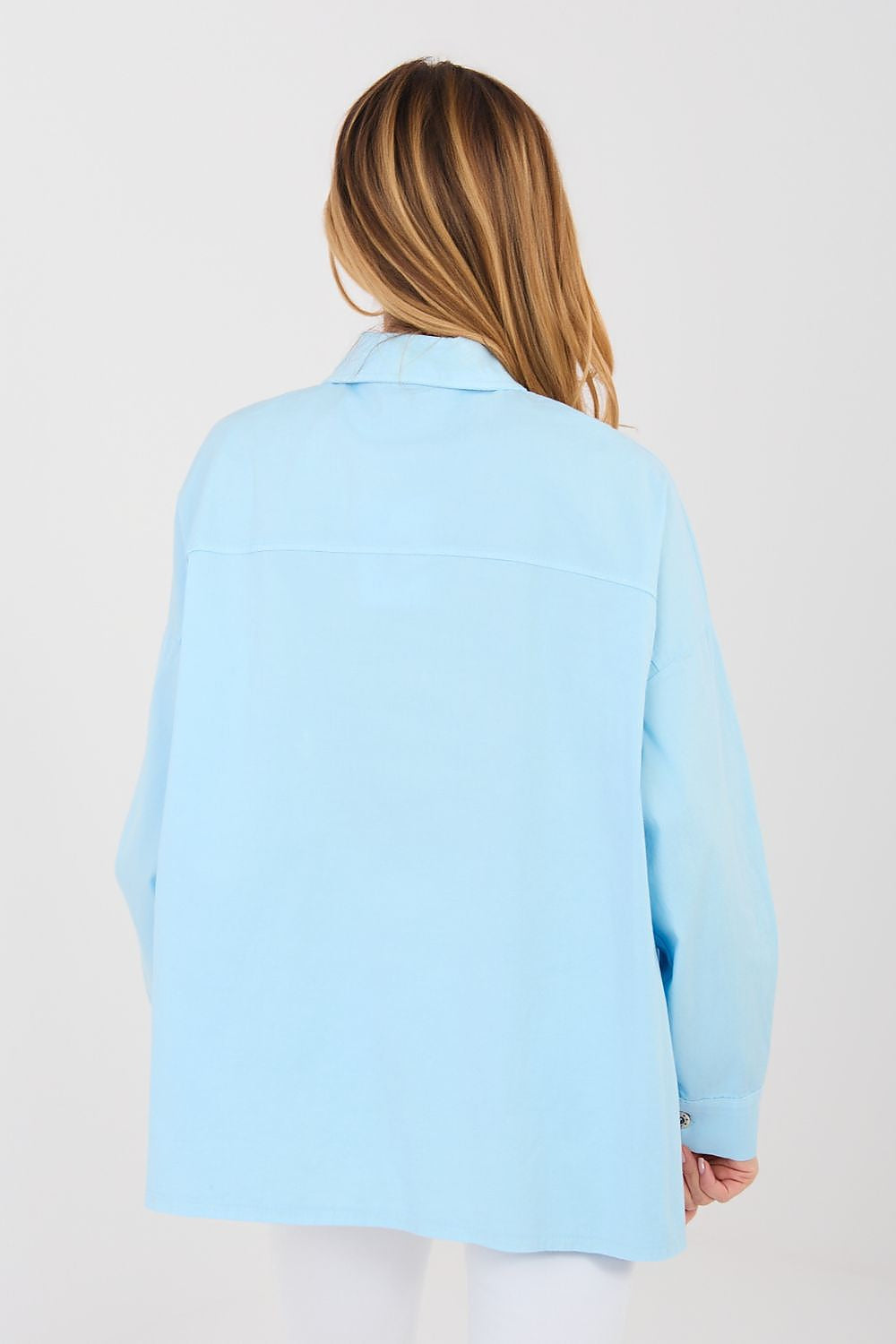 Camicia da donna in cotone elasticizzato dal taglio