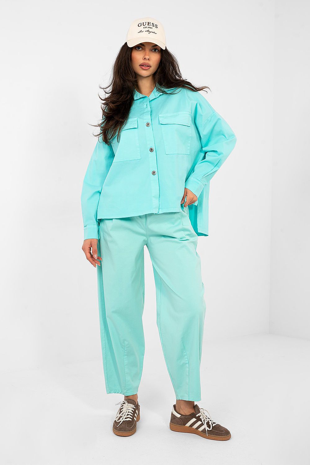 Camicia da donna in cotone elasticizzato dal taglio