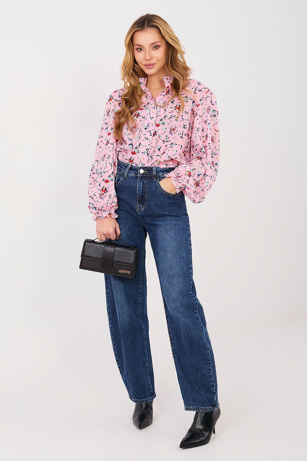 Camicia elegante da donna con maniche lunghe a sbuffo