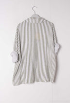Camicia aperta rigata con bottoni in 100% cotone