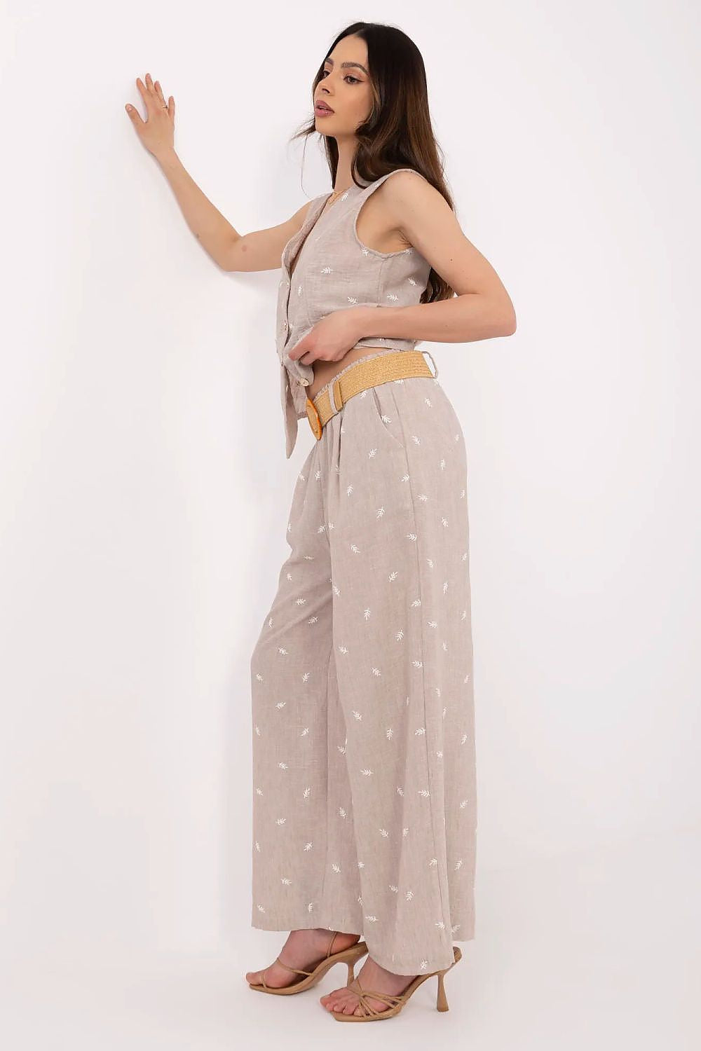 Completo composto da gilet aderente e pantaloni - 212298