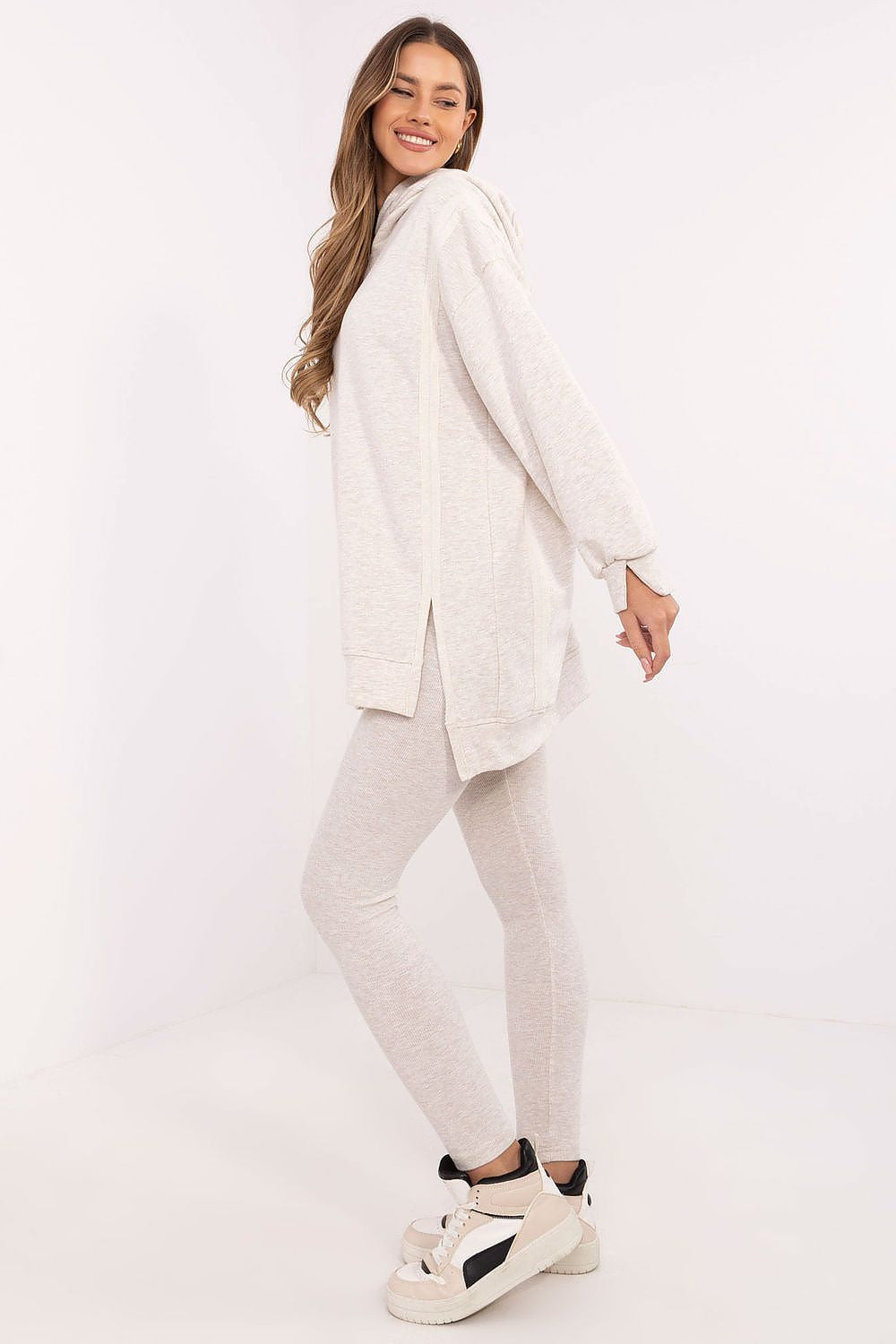 Beige 2 / Taglia unica Completo composto da una lunga felpa