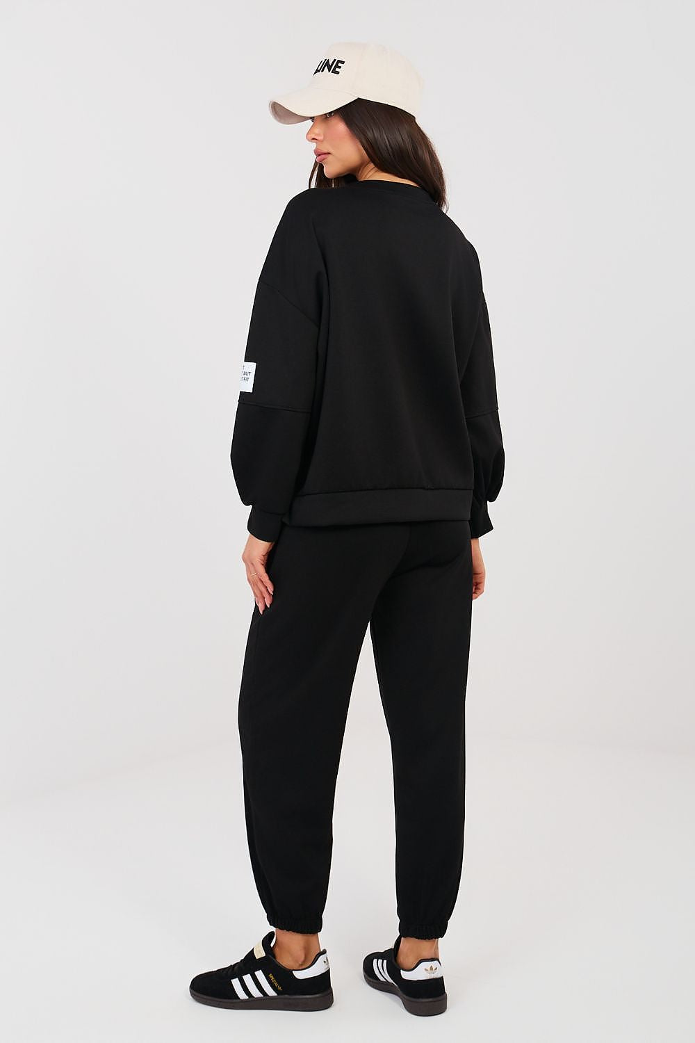 Completo sportivo da donna in viscosa elasticizzata - 224380