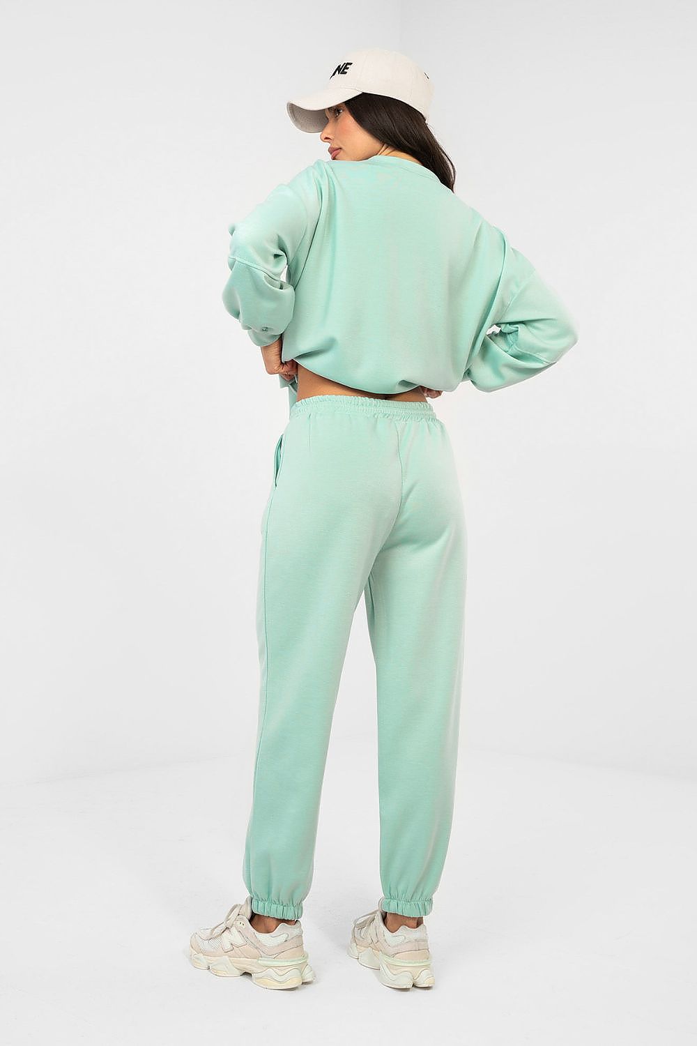 Completo sportivo da donna in viscosa elasticizzata - 224380