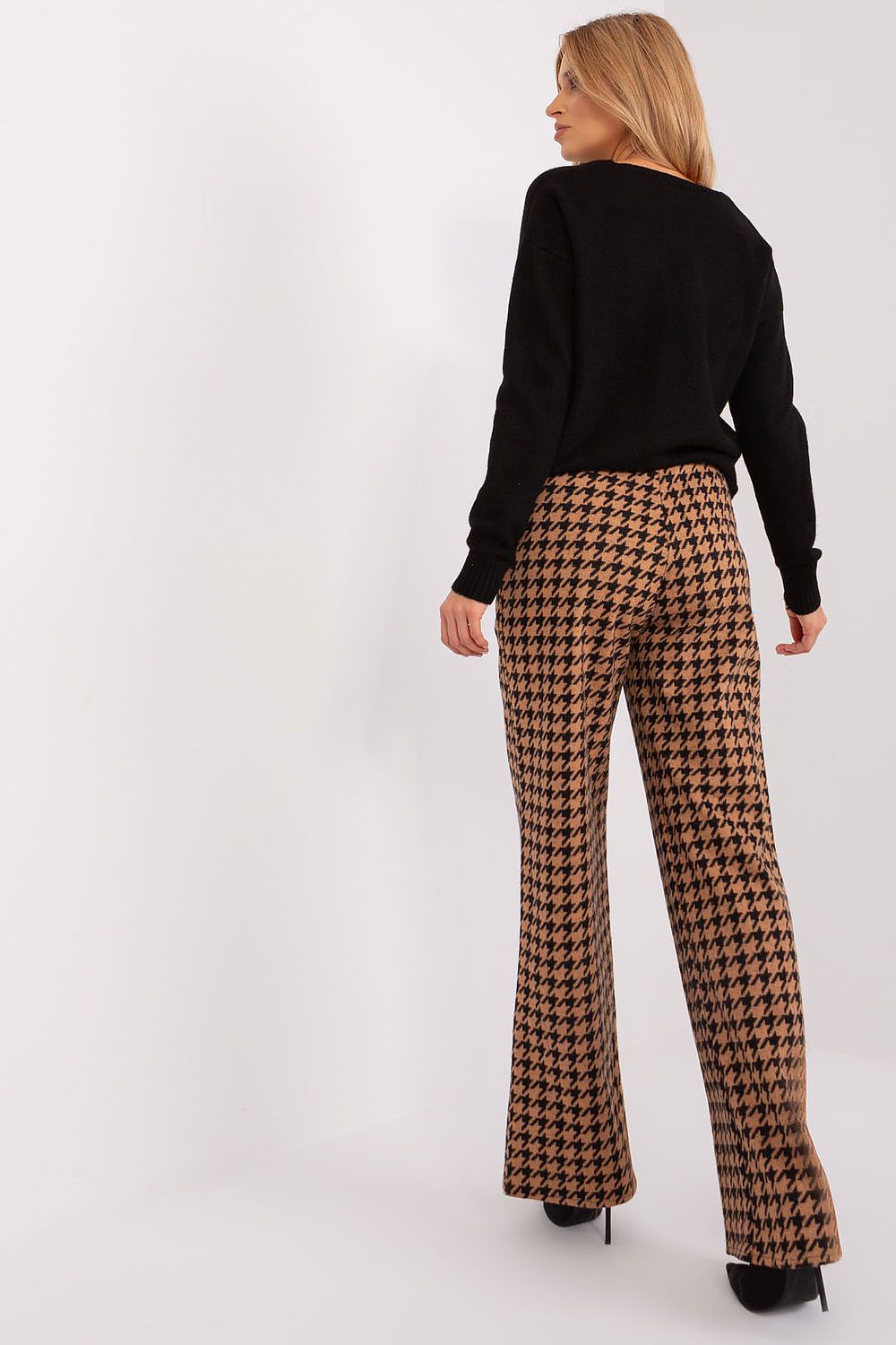  Pantaloni da donna model 188810 Lakerta 