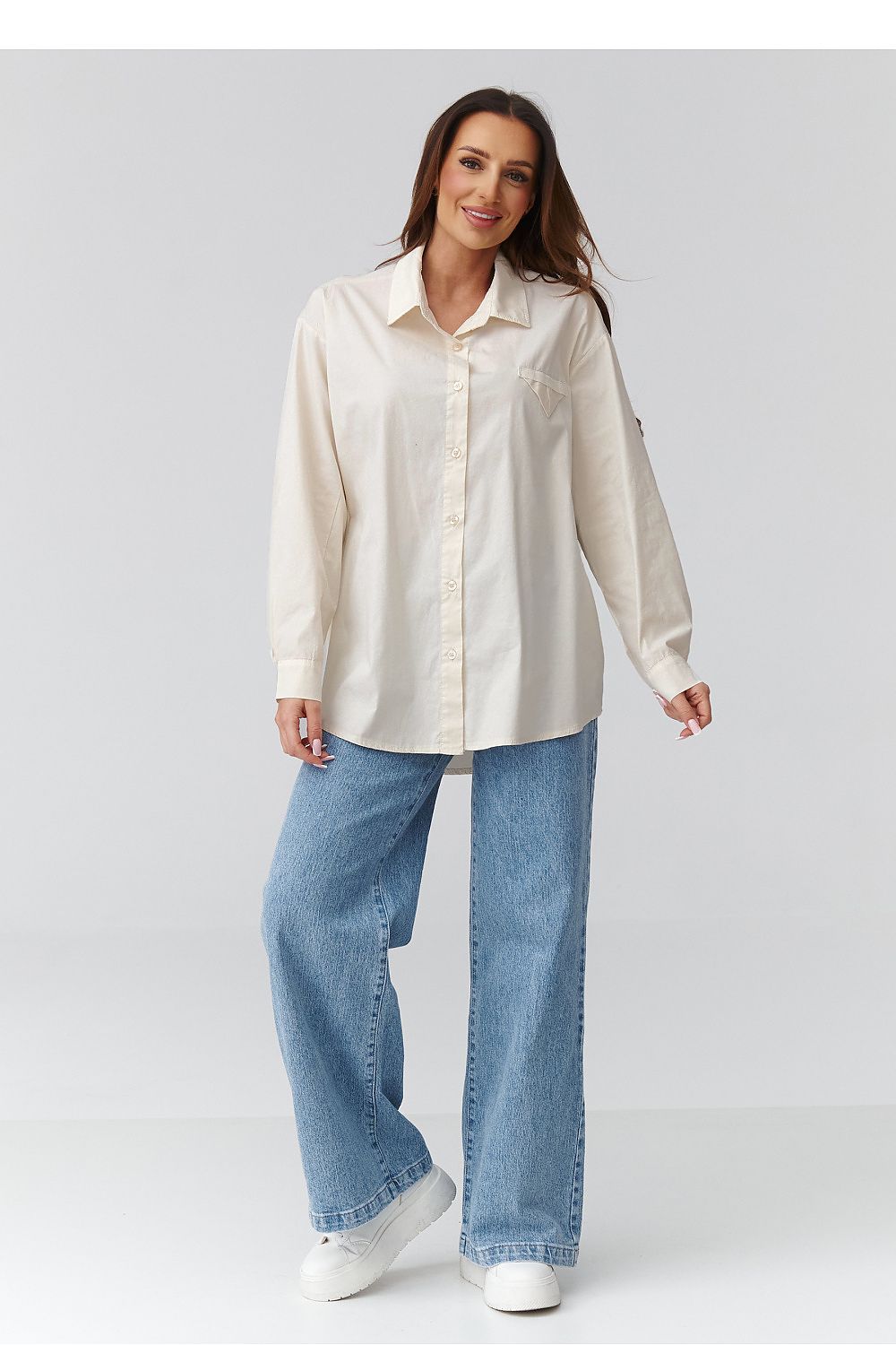  Camicia a manica lunga  model 224101 Makadamia 