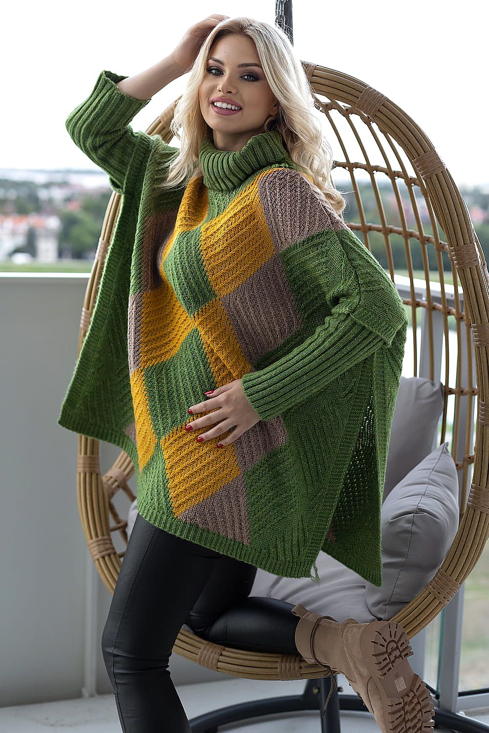  Collo alto model 171305 PeeKaBoo 