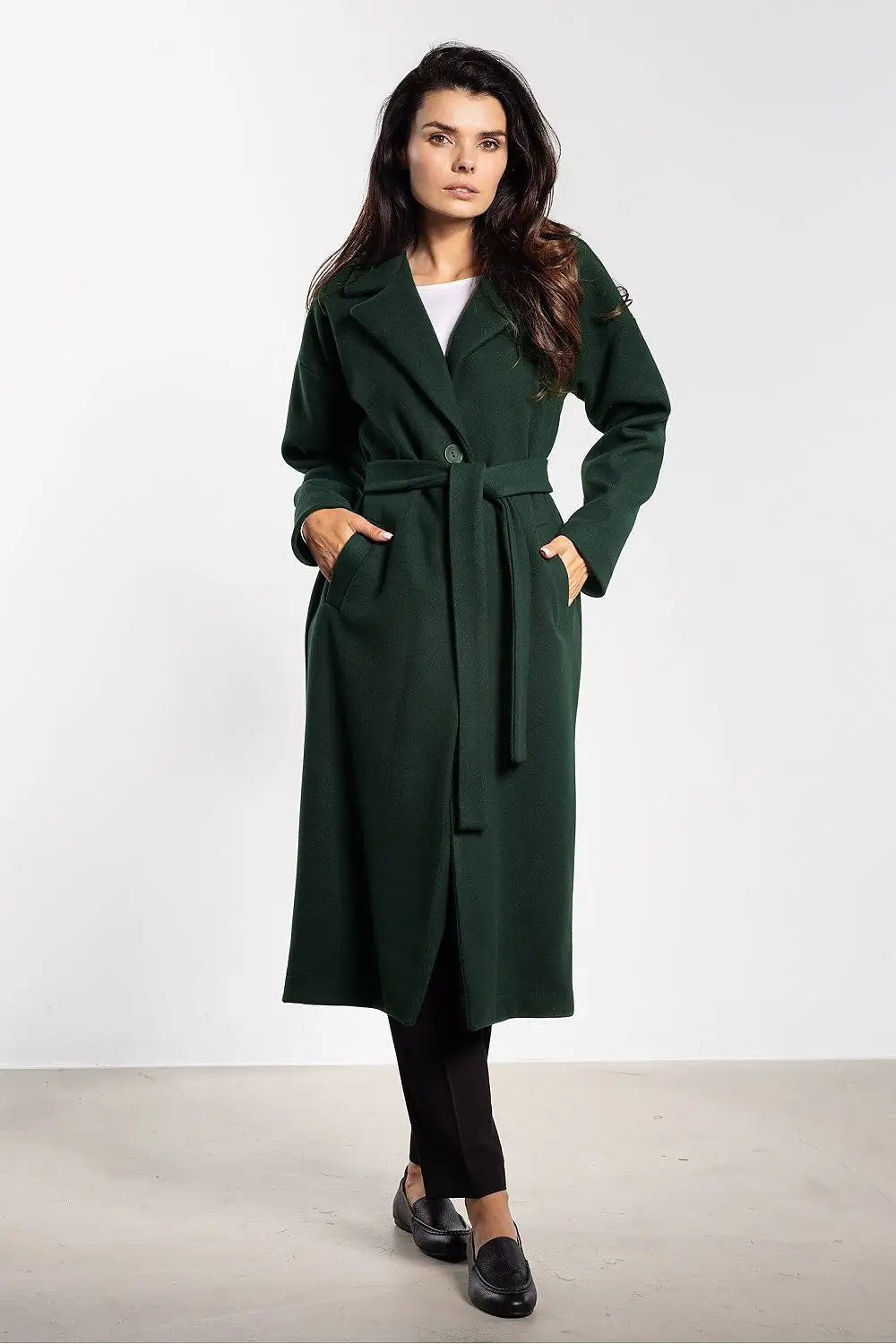 Elegante cappotto midi dal design minimalista con revers