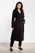 Elegante cappotto midi dal design minimalista con revers