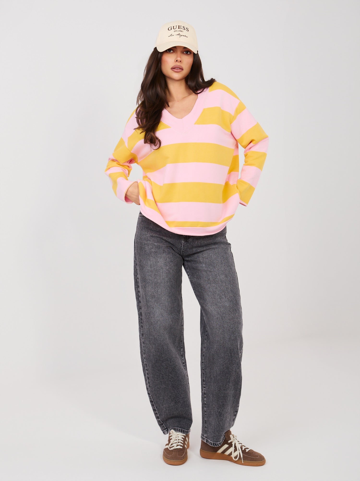 Felpa Light con Scollo a V e Motivo Strisce – Comfort Chic