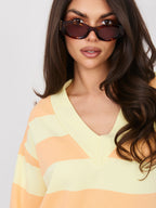 Felpa Light con Scollo a V e Motivo Strisce – Comfort Chic