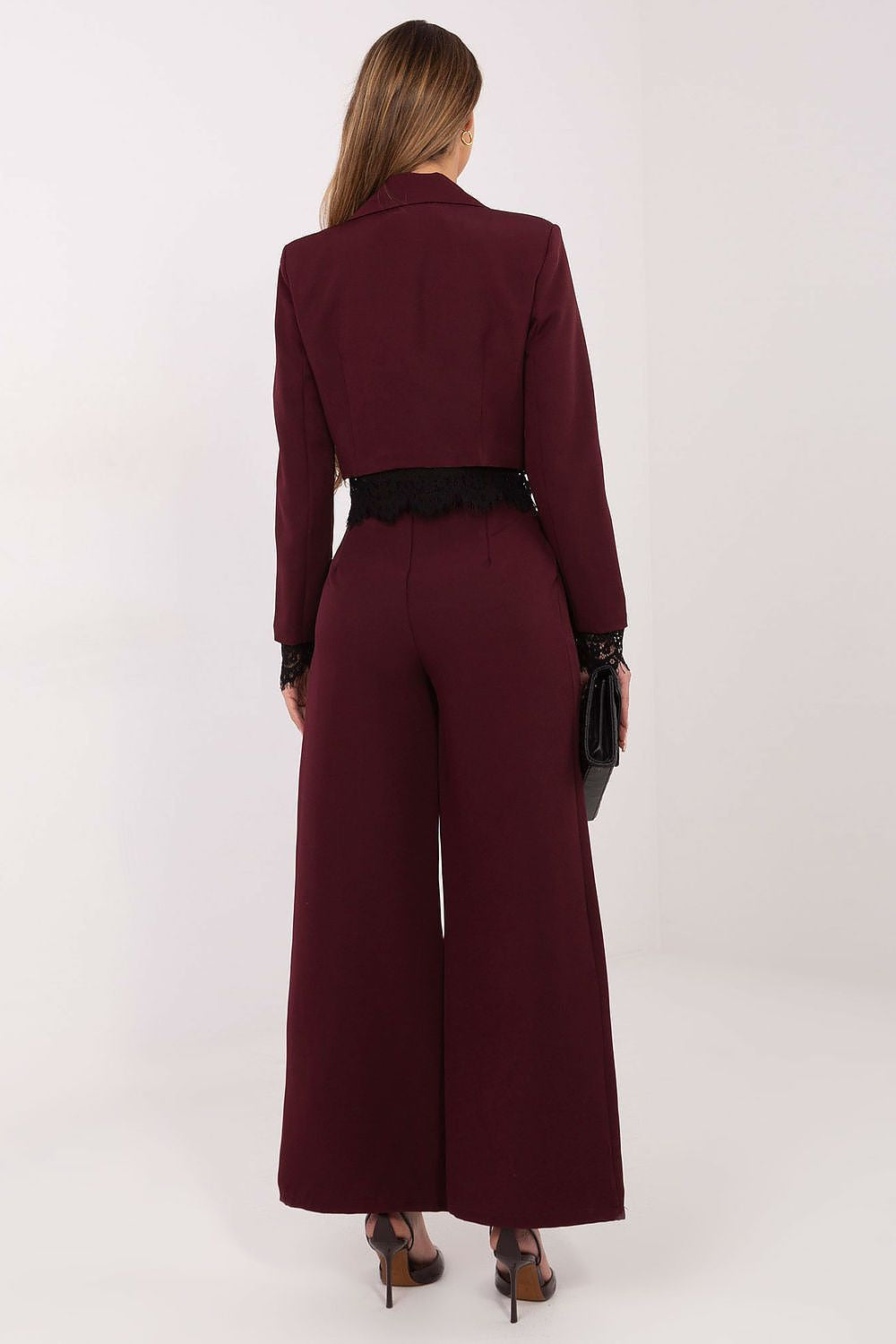 Giacca corta da donna con chiusura doppiopetto e pizzo