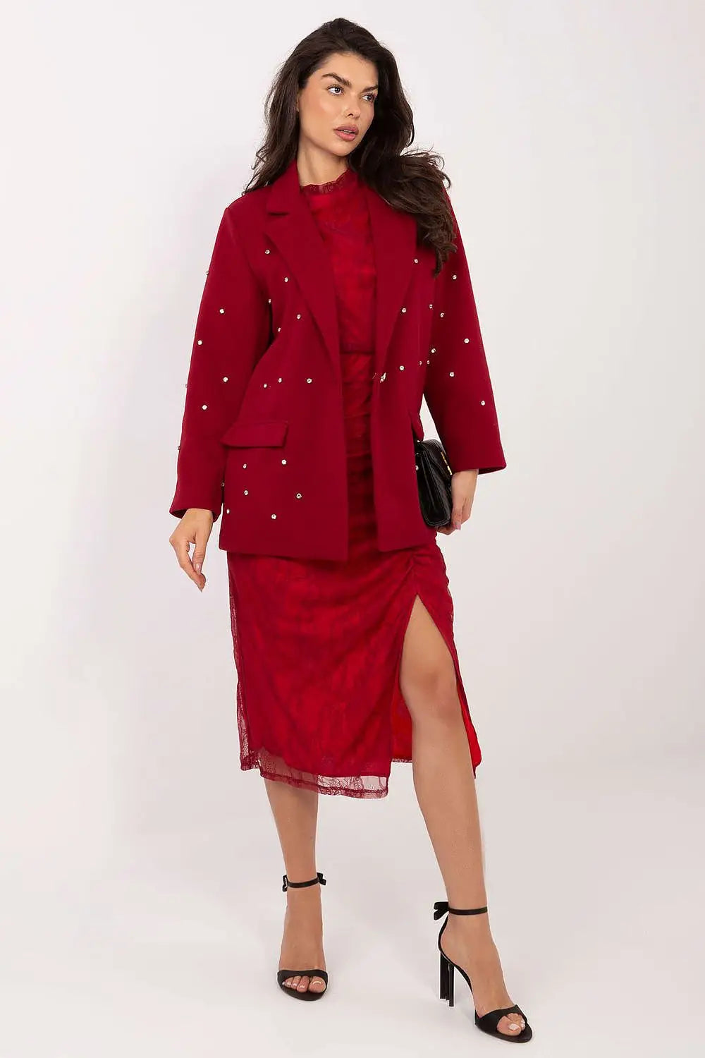 Giacca da donna con borchie brillanti sul davanti