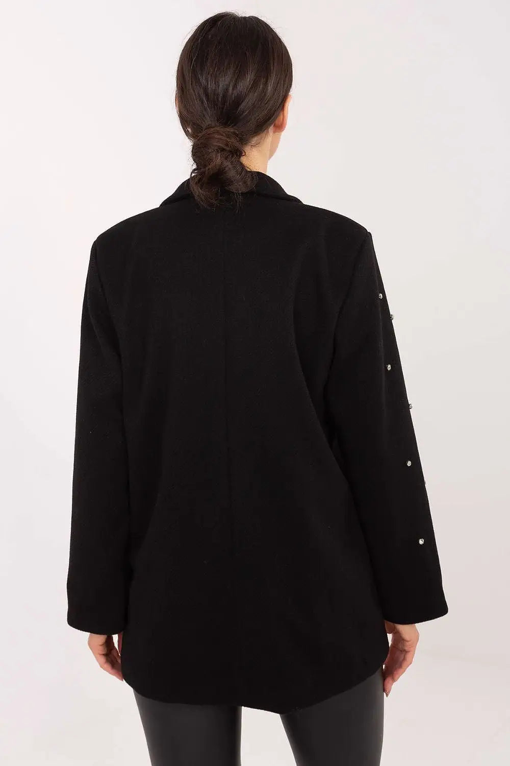 Giacca da donna con borchie brillanti sul davanti