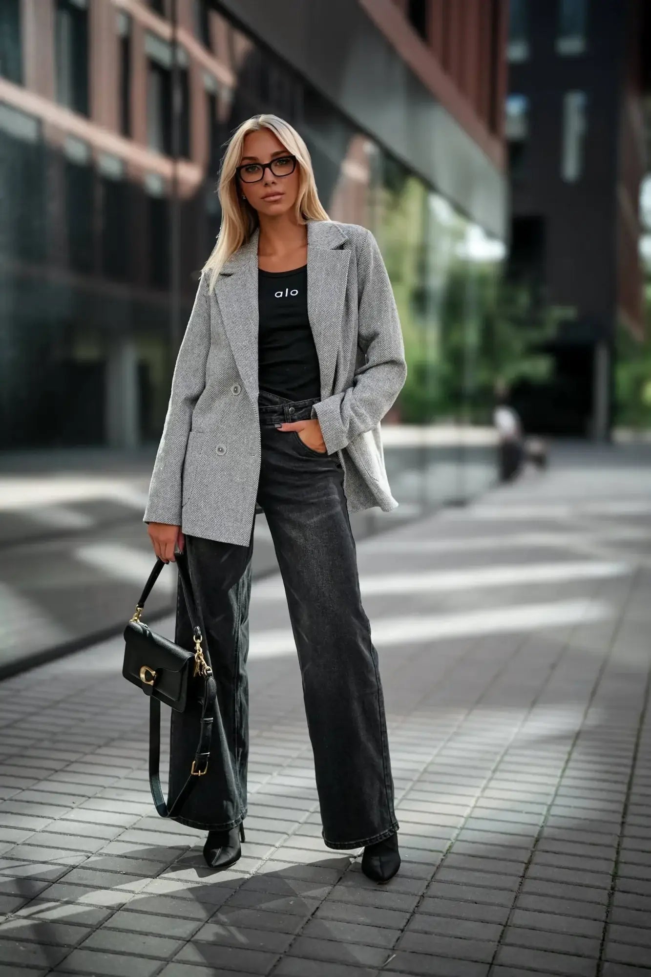 Giacca da donna in misto cashmere con motivo a spina