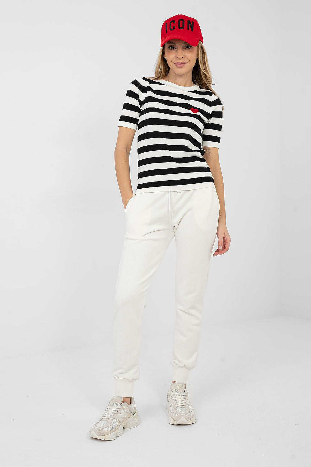 Maglia a righe in viscosa con cuore ricamato - 224317