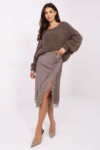 Maglione boucle elegante da donna con cuciture decorative