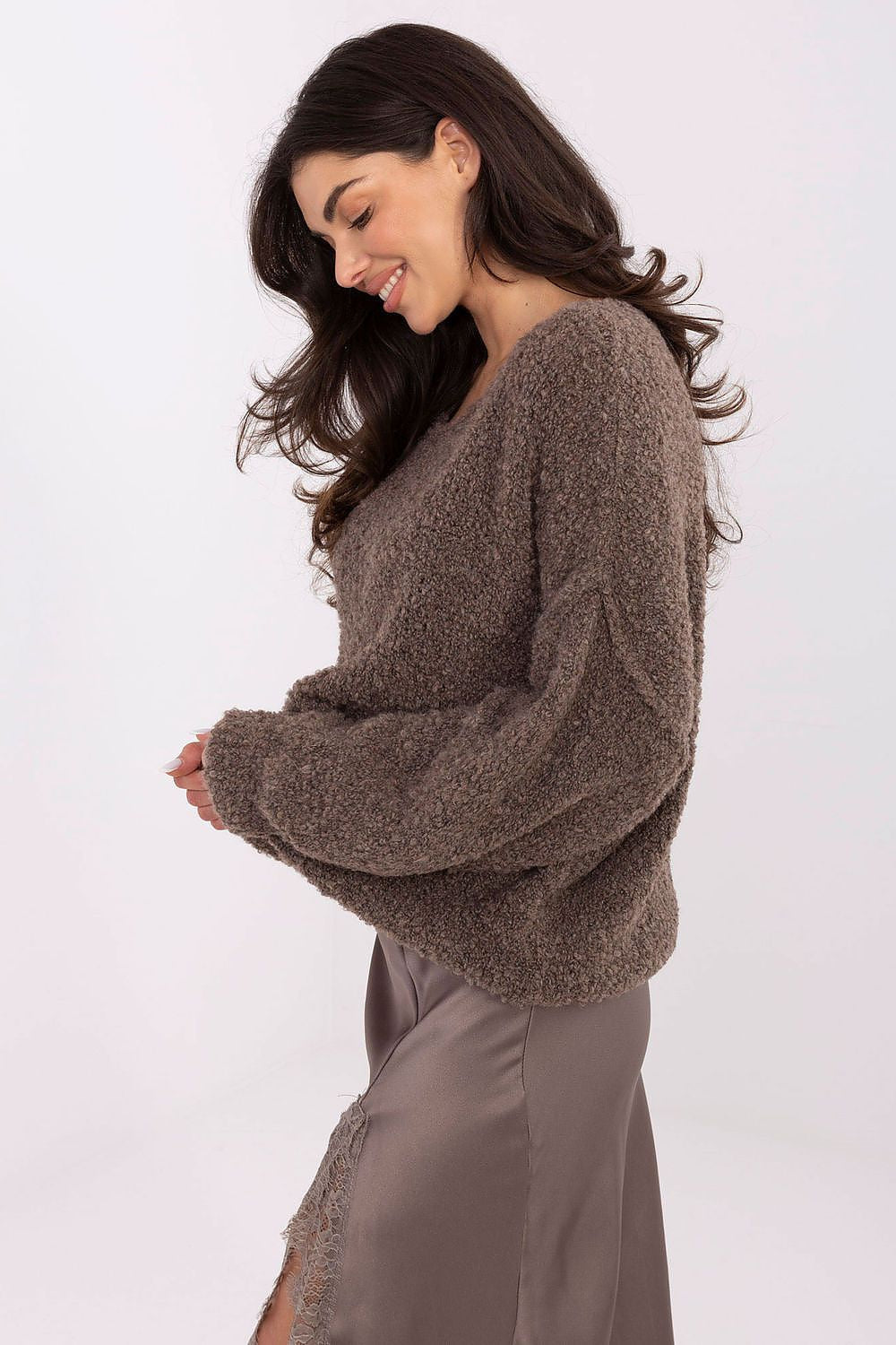 Maglione boucle elegante da donna con cuciture decorative