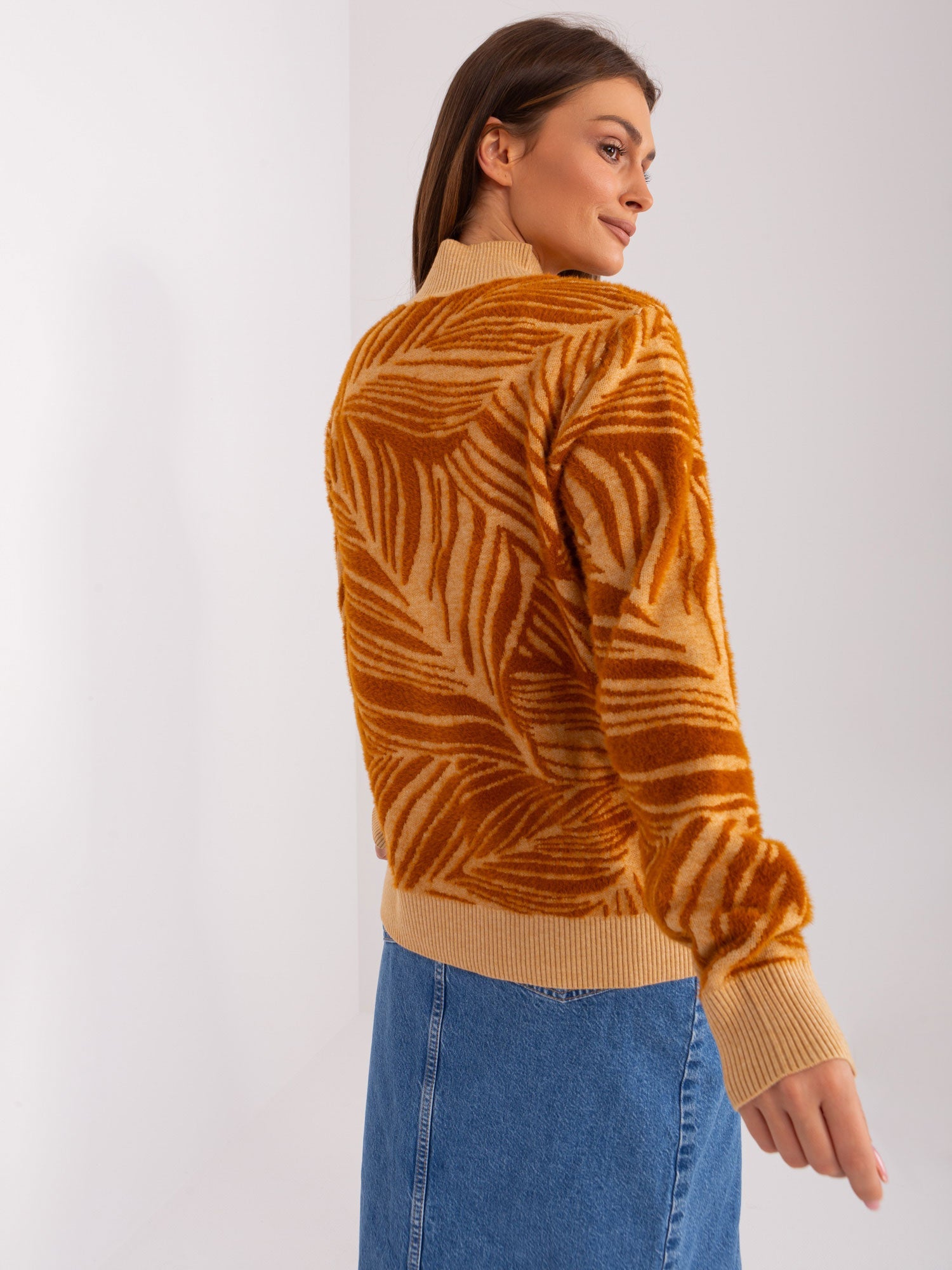 Maglione dolcevita in calda viscosa - 235796