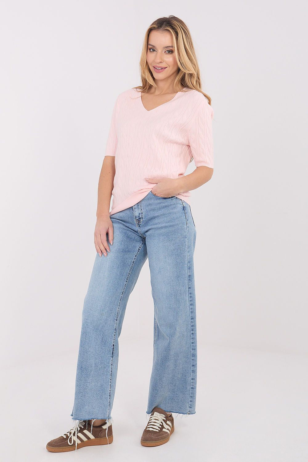Maglione da donna in viscosa elasticizzata con collo a V