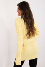 Maglione girocollo in calda viscosa con motivo a trecce