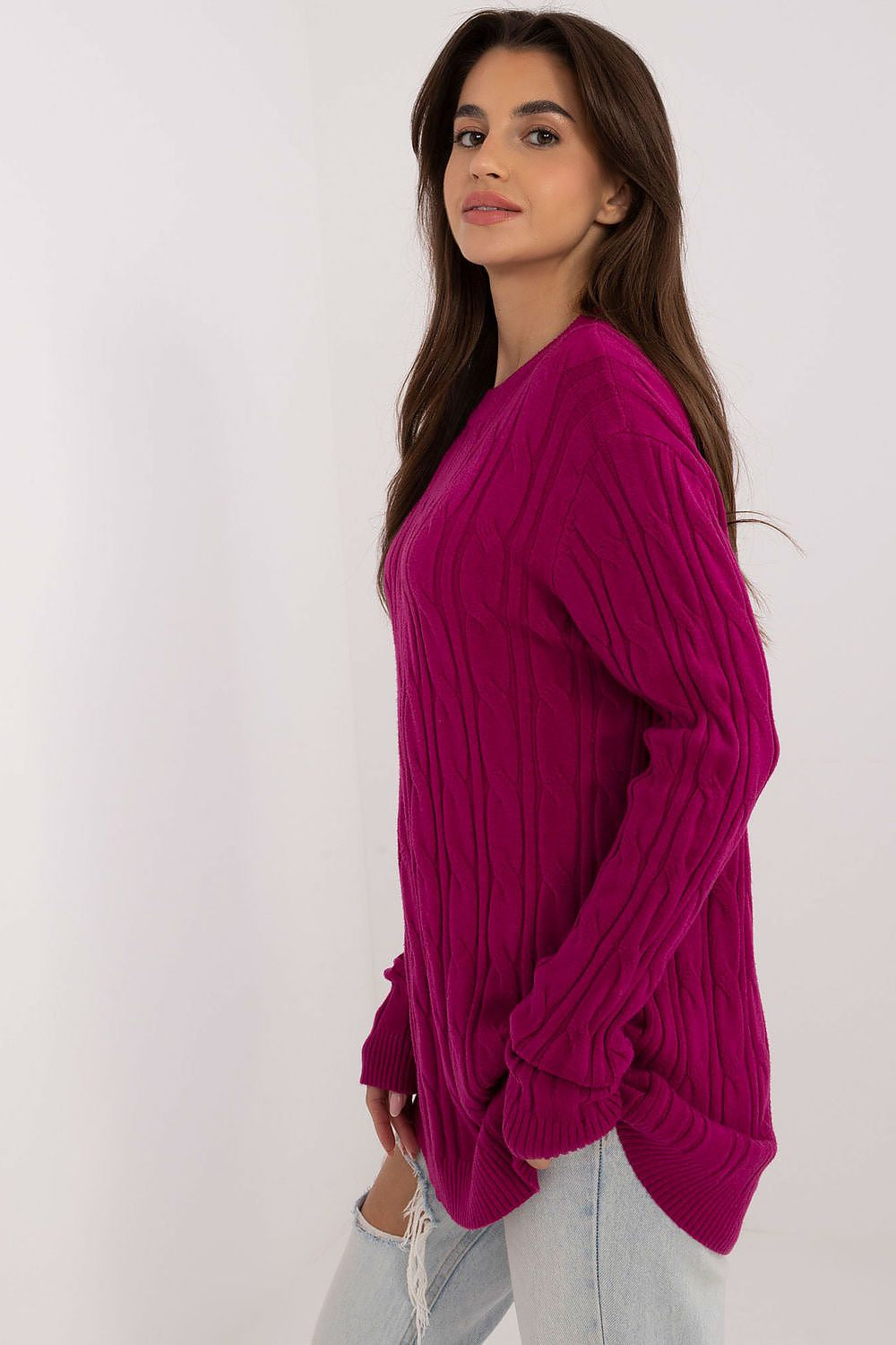 Maglione girocollo in calda viscosa con motivo a trecce