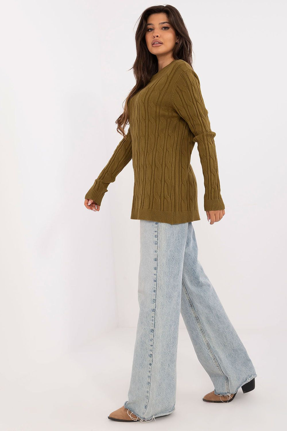 Maglione girocollo in calda viscosa con motivo a trecce