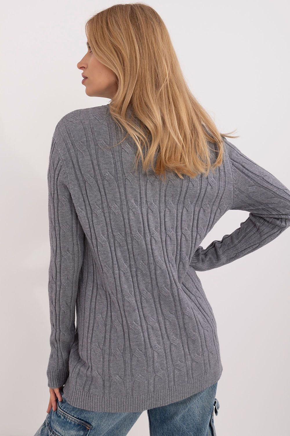Maglione girocollo in calda viscosa con motivo a trecce