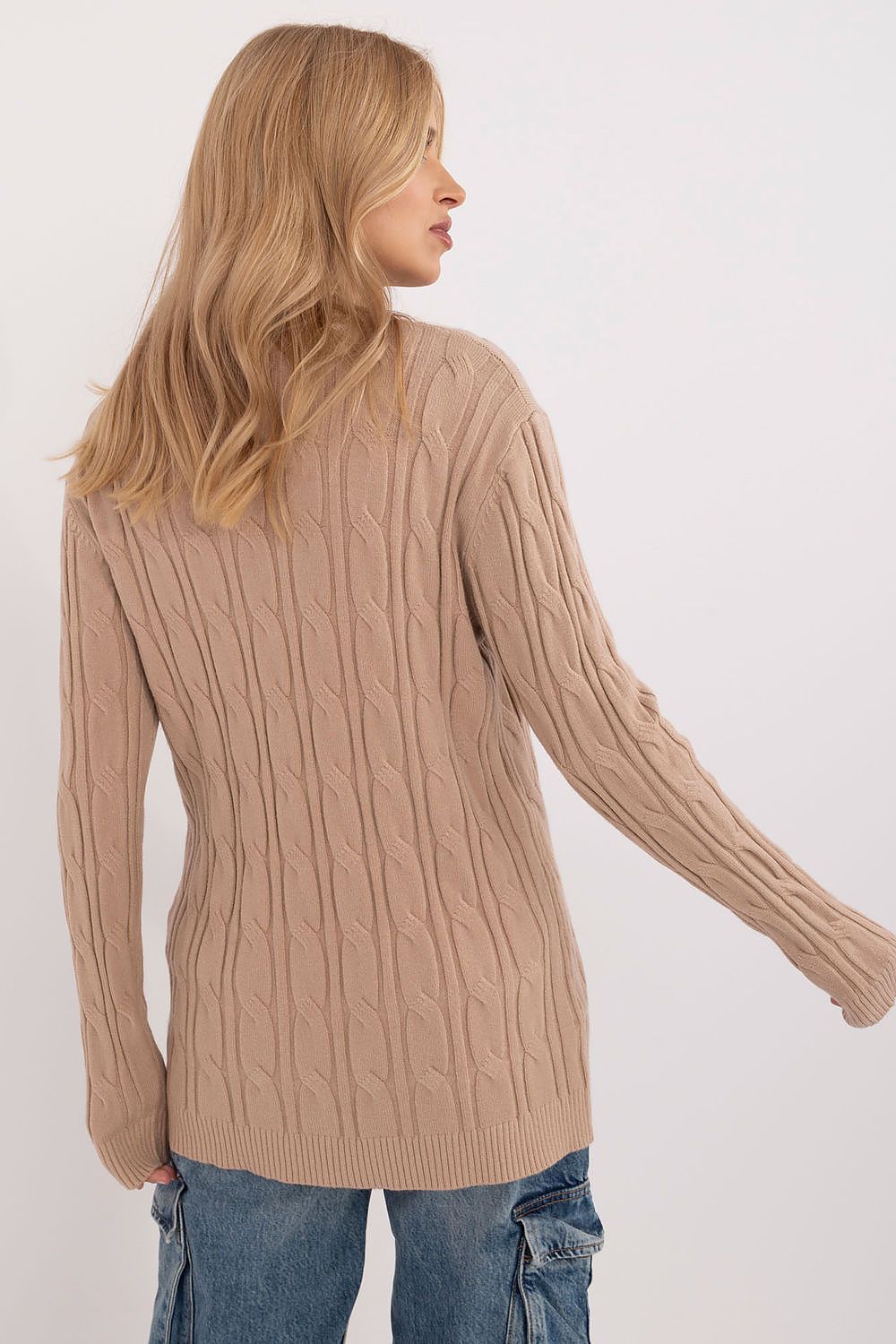 Maglione girocollo in calda viscosa con motivo a trecce