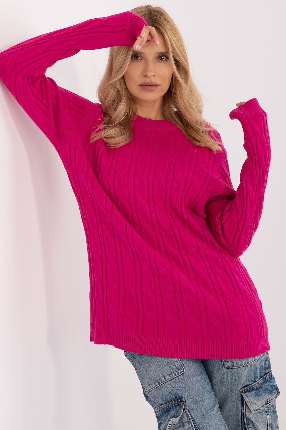 Maglione girocollo in calda viscosa con motivo a trecce