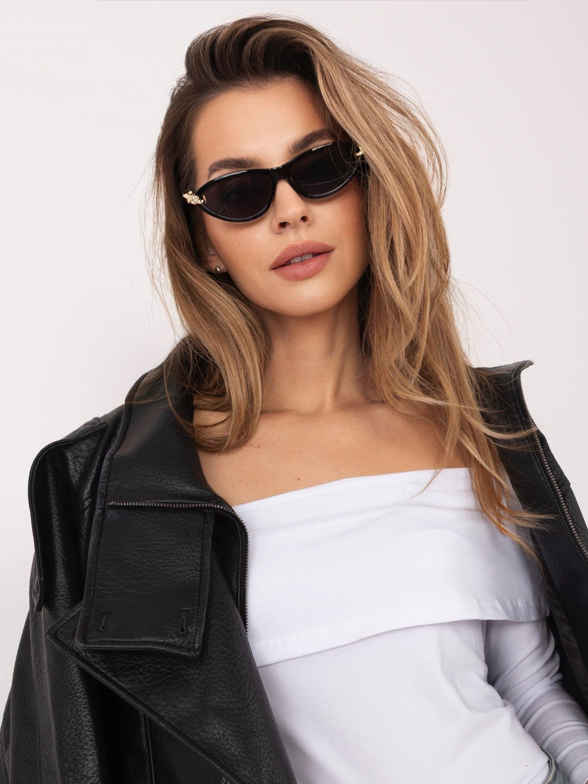 Blusa Fitted con Scollo Off-the-Shoulder in Cotone (Oriana)