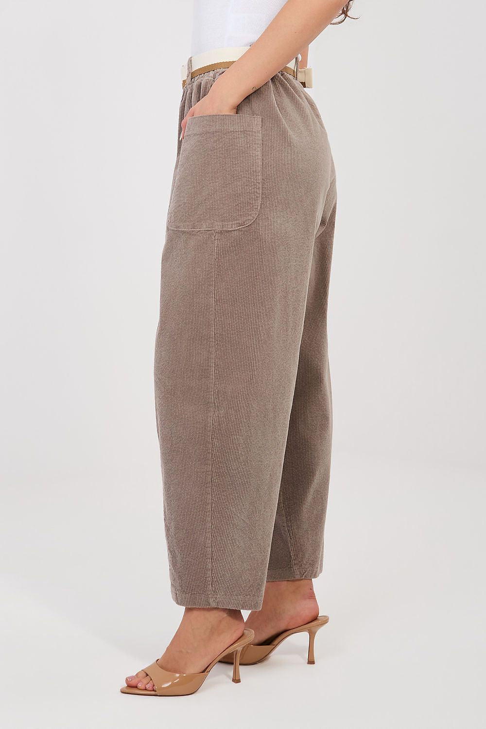 Pantaloni Carrot in Velluto a Coste con Cintura – Made