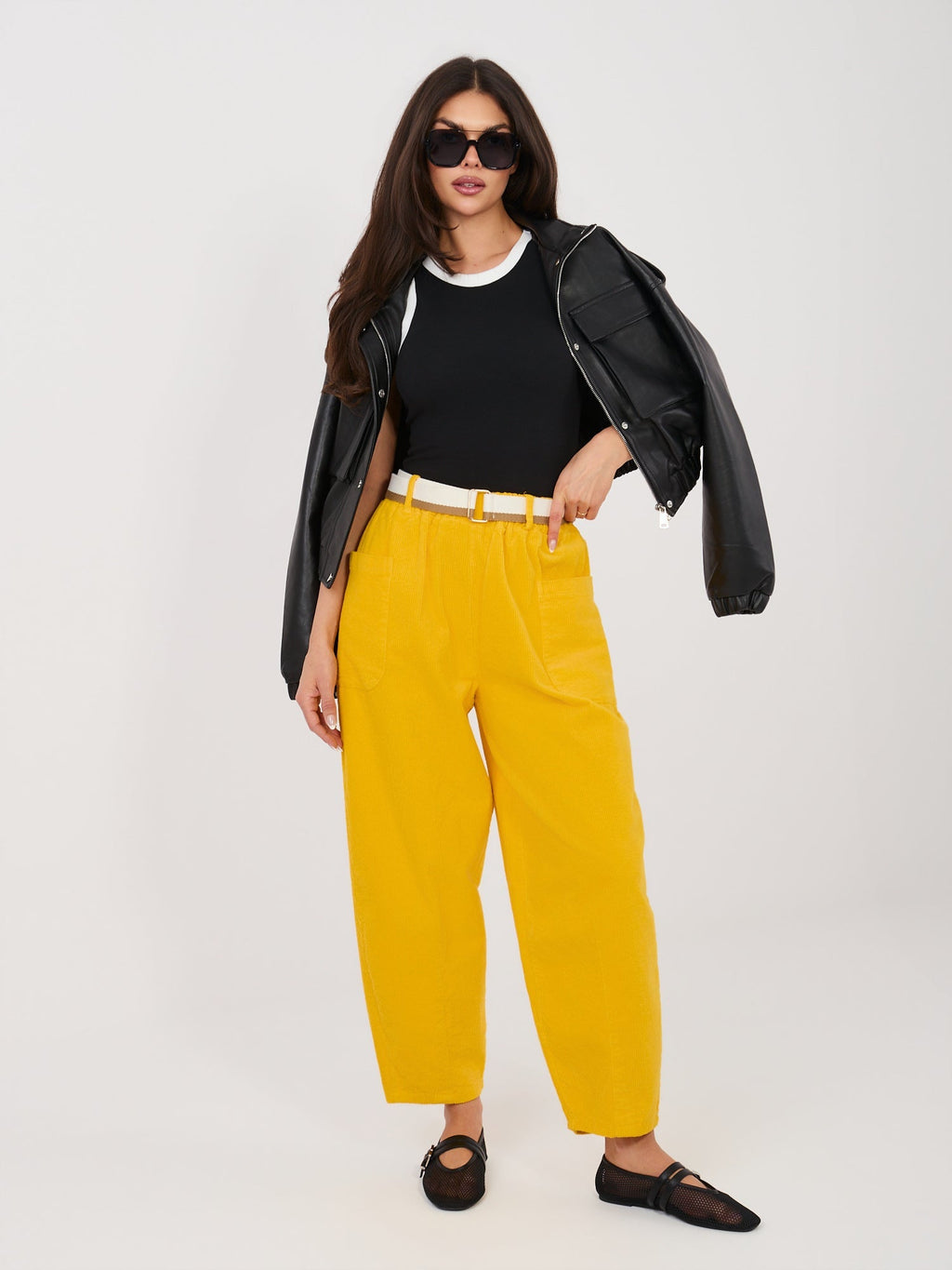 Pantaloni Carrot in Velluto a Coste con Cintura – Made