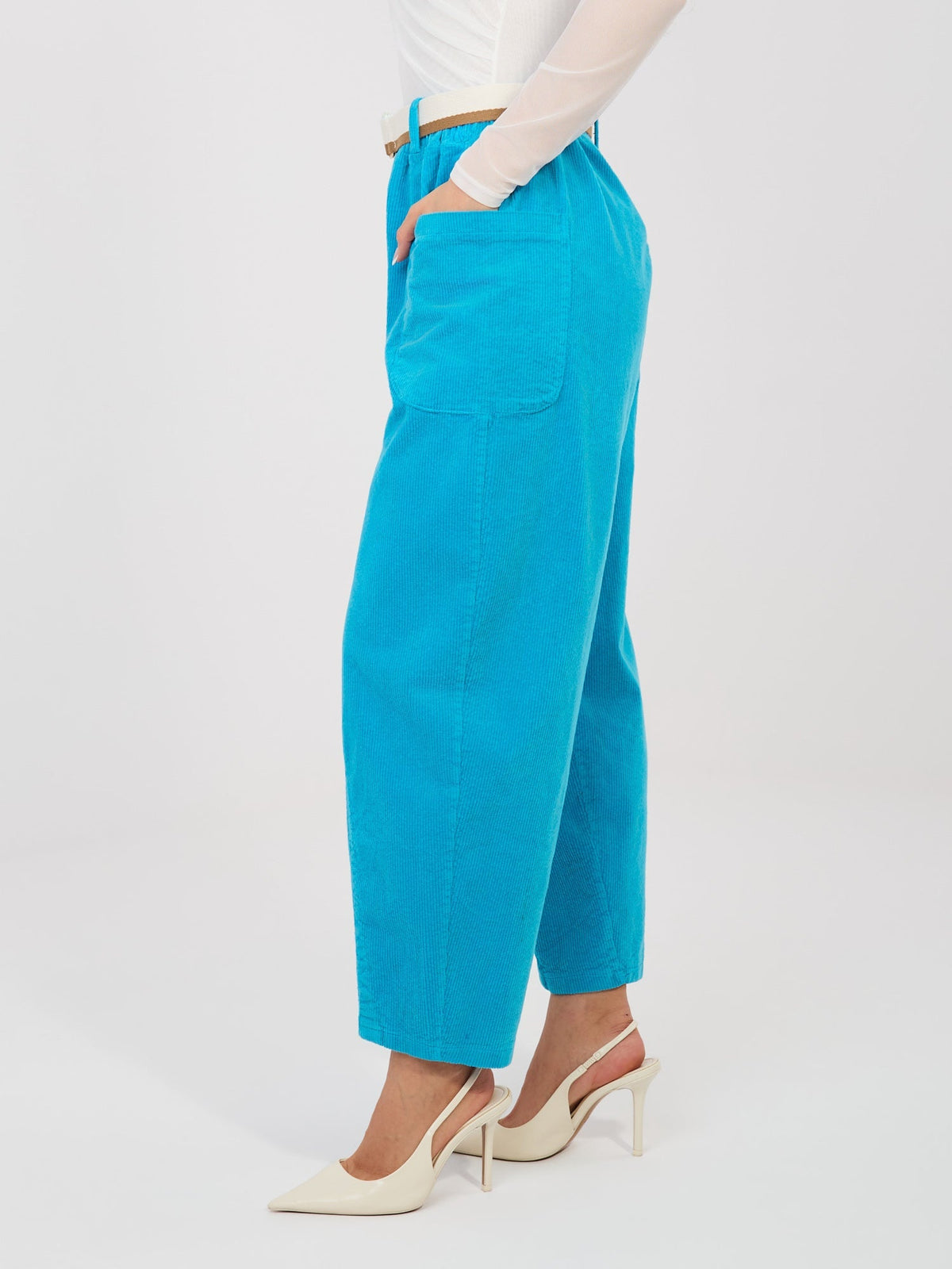 Pantaloni Carrot in Velluto a Coste con Cintura – Made