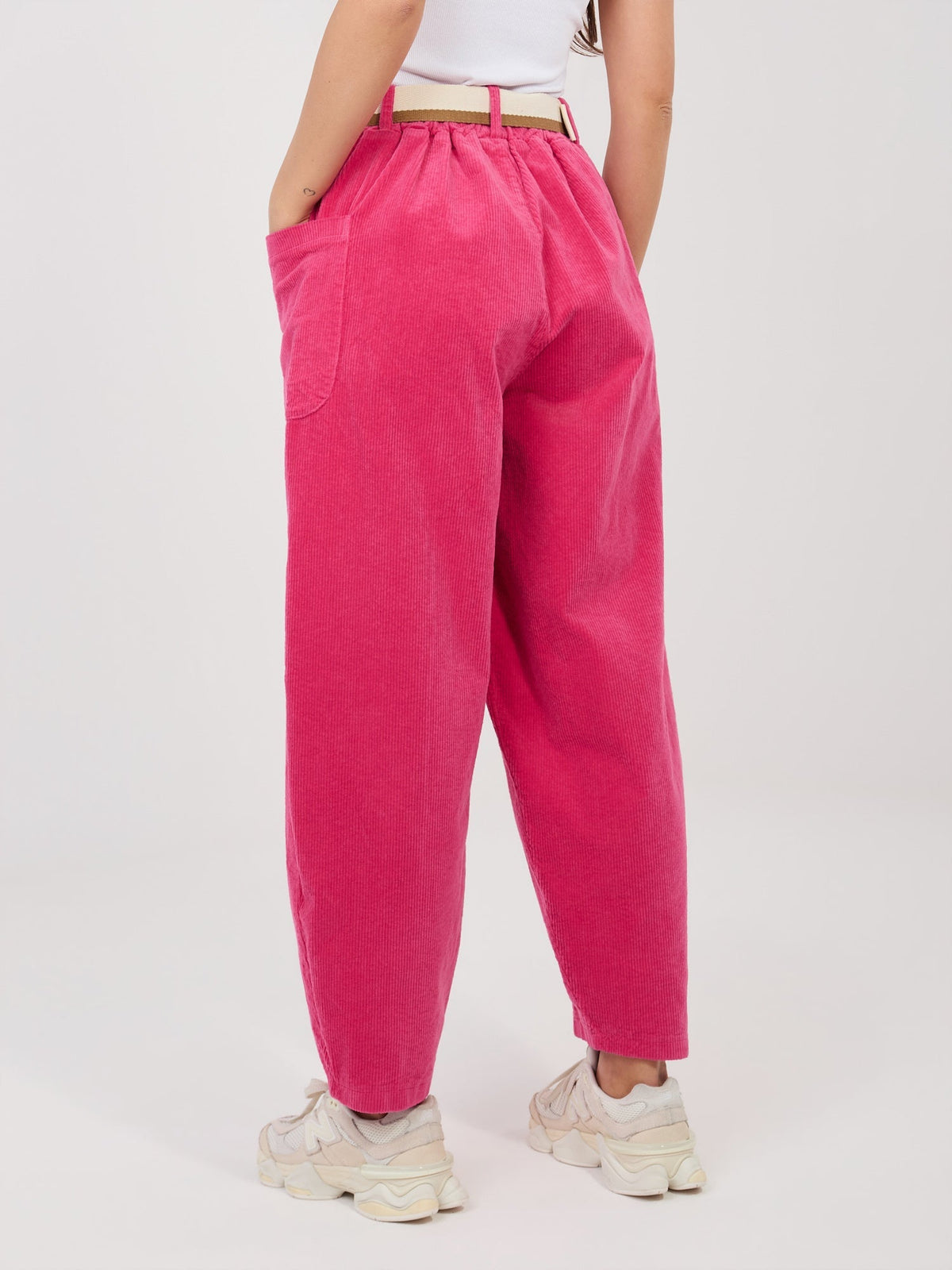 Pantaloni Carrot in Velluto a Coste con Cintura – Made